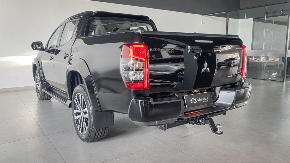 mitsubishi l200 triton 2.4 16v turbo diesel sport hpe-s urban cd 4p 4x4 automatico 2.0 202515