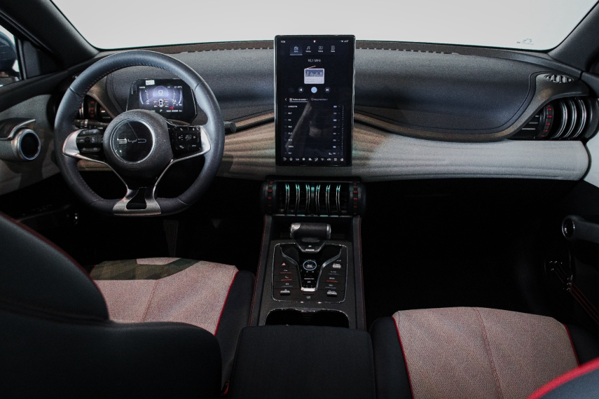 byd yuan plus 60,8 kw eletrico 4p automatico 2024