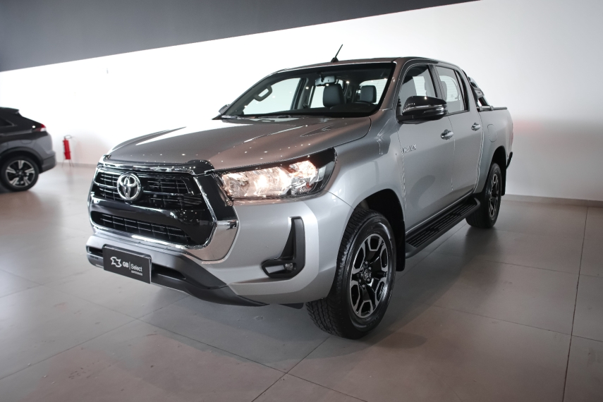 toyota hilux 2.8 d-4d turbo diesel cd srv 4x4 automatico 4p 2024