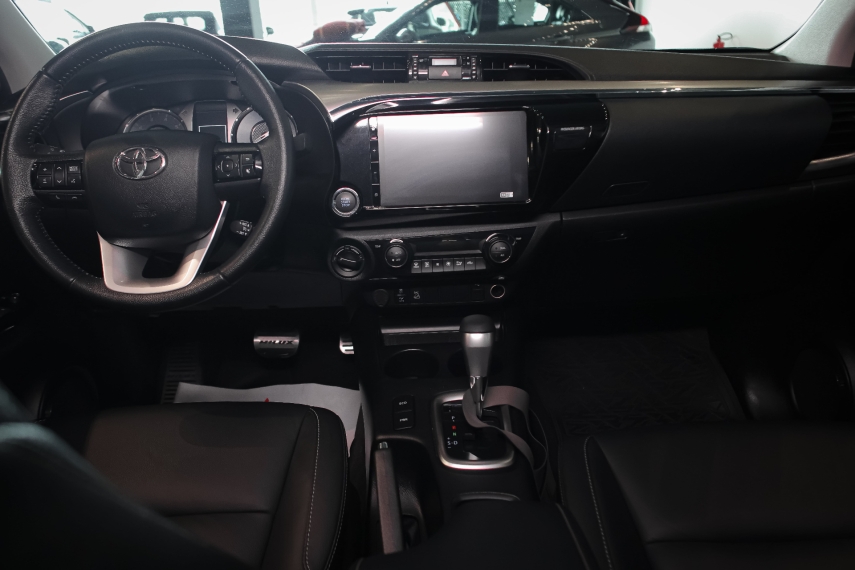 toyota hilux 2.8 d-4d turbo diesel cd srv 4x4 automatico 4p 2024