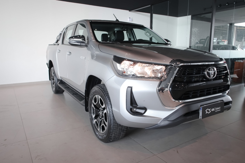 toyota hilux 2.8 d-4d turbo diesel cd srv 4x4 automatico 4p 2024