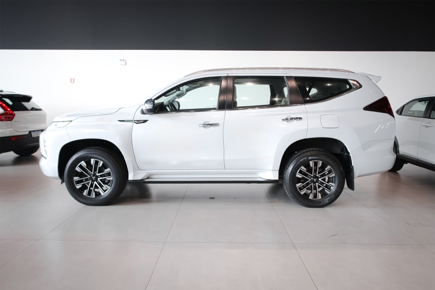 mitsubishi pajero sport 2.4 16v mivec turbo diesel hpe-s awd automatico 2.5 5p 2024