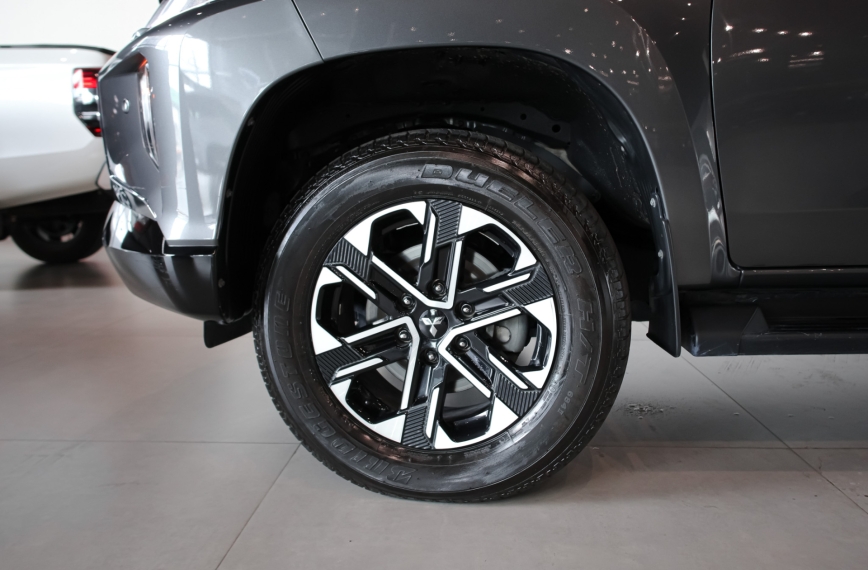 mitsubishi l200 triton 2.4 16v turbo diesel sport hpe-s cd 4p 4x4 automatico 202510