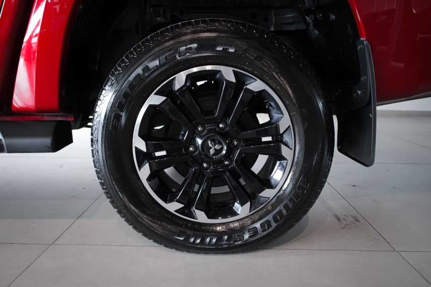 mitsubishi l200 triton 2.4 16v turbo diesel sport hpe cd 4p 4x4 automatico 2.0 202313