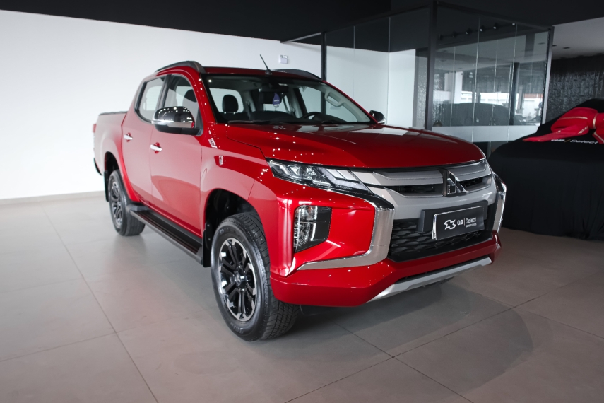 mitsubishi l200 triton 2.4 16v turbo diesel sport hpe cd 4p 4x4 automatico 2.0 2023 mitsubishi l200 triton 2.4 16v turbo diesel sport hpe cd 4p 4x4 automatico 2.0 2023