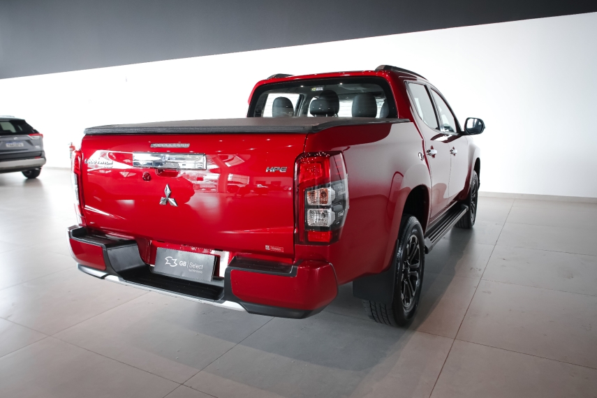 mitsubishi l200 triton 2.4 16v turbo diesel sport hpe cd 4p 4x4 automatico 2.0 202314