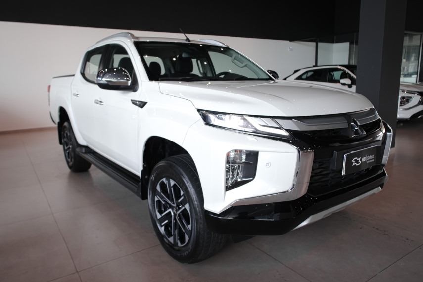 mitsubishi l200 triton 2.4 16v turbo diesel sport hpe-s cd 4p 4x4 automatico 2.0 2024