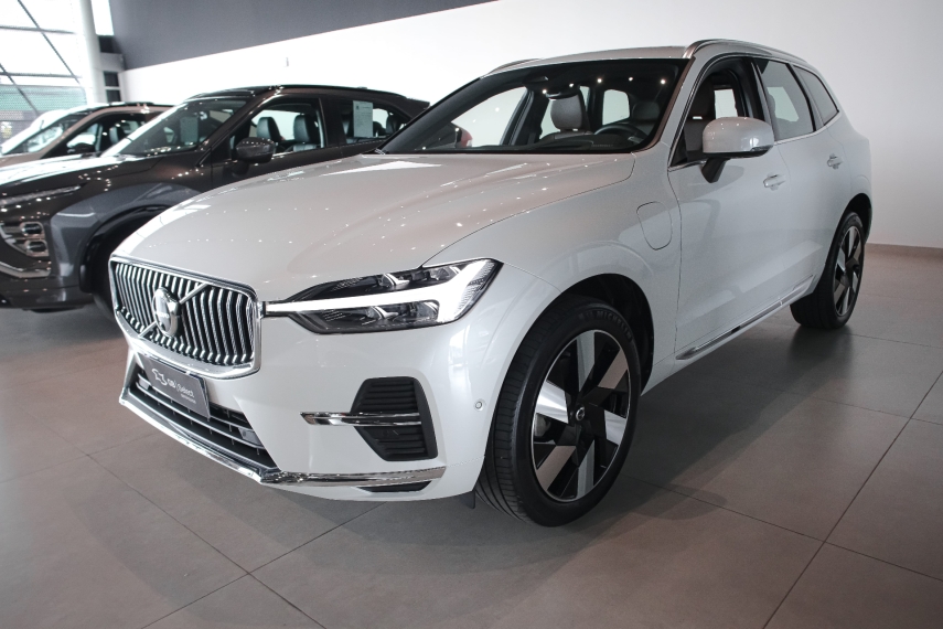 volvo xc60 2.0 t8 recharge ultimate awd geartronic 6.0 hibrido 5p automatico 20243