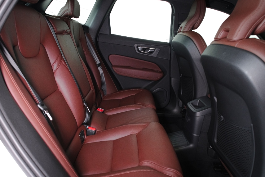 volvo xc60 2.0 t8 recharge ultimate awd geartronic 6.0 hibrido 5p automatico 202412