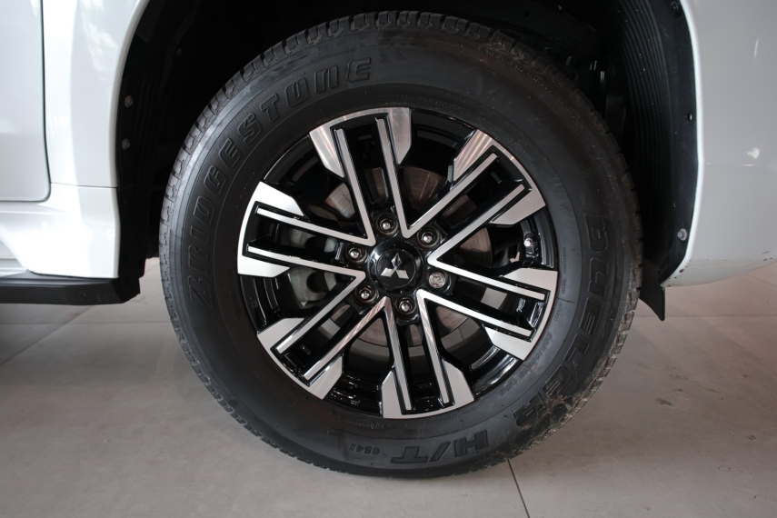 mitsubishi pajero sport 2.4 16v mivec turbo diesel hpe-s awd automatico 5p 202316