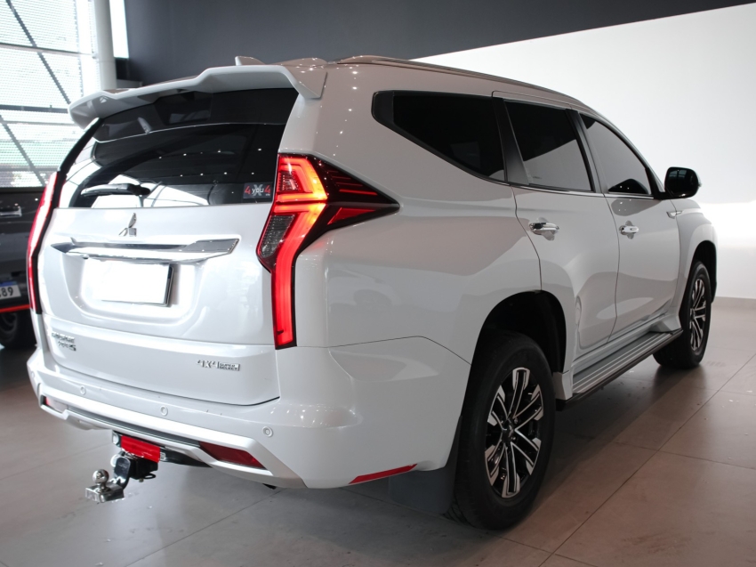 mitsubishi pajero sport 2.4 16v mivec turbo diesel hpe-s awd automatico 5p 202318