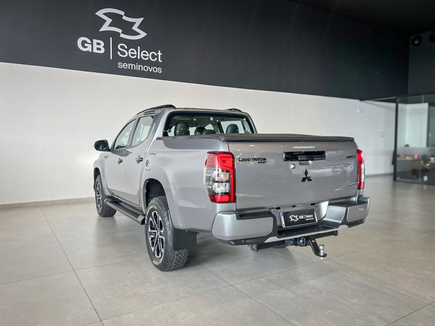 mitsubishi l200 triton 2.4 16v turbo diesel sport hpe-s cd 4p 4x4 automatico 2.0 202414