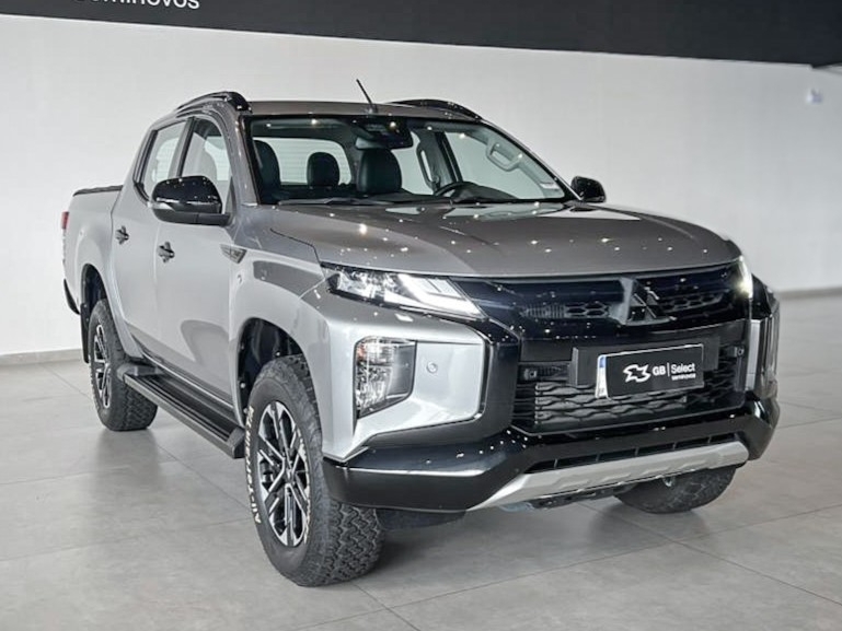 mitsubishi l200 triton 2.4 16v turbo diesel sport hpe-s cd 4p 4x4 automatico 2.0 2024