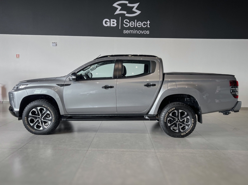 mitsubishi l200 triton 2.4 16v turbo diesel sport hpe-s cd 4p 4x4 automatico 2.0 202410