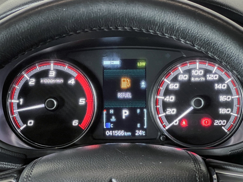 mitsubishi l200 triton 2.4 16v turbo diesel sport hpe-s cd 4p 4x4 automatico 2.0 20243