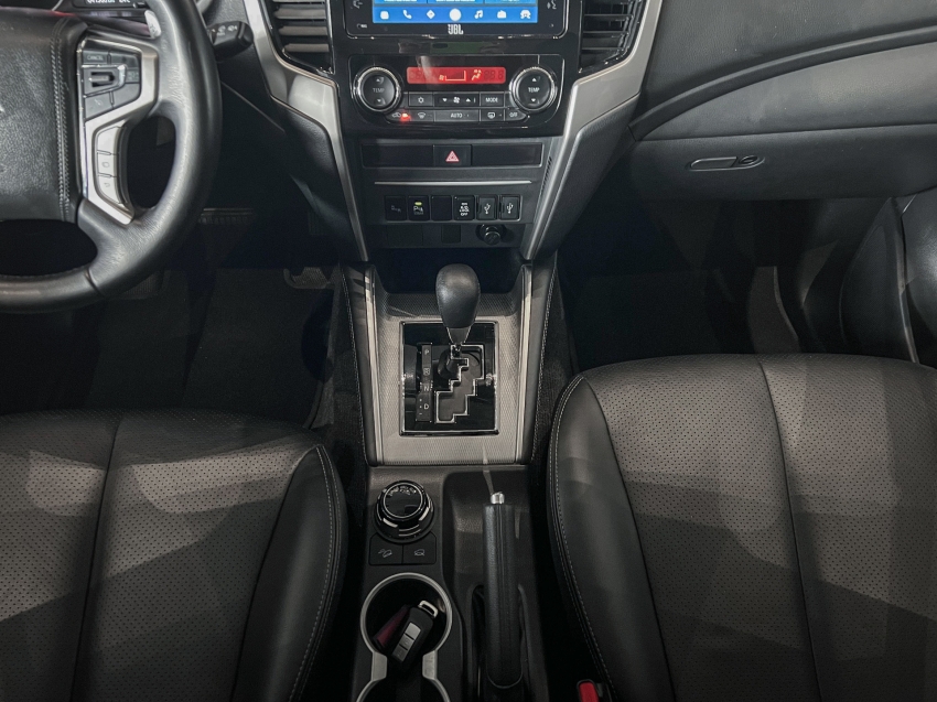 mitsubishi l200 triton 2.4 16v turbo diesel sport hpe-s cd 4p 4x4 automatico 2.0 20245