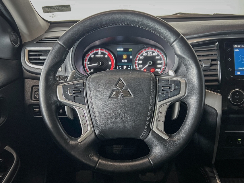 mitsubishi l200 triton 2.4 16v turbo diesel sport hpe-s cd 4p 4x4 automatico 2.0 20244