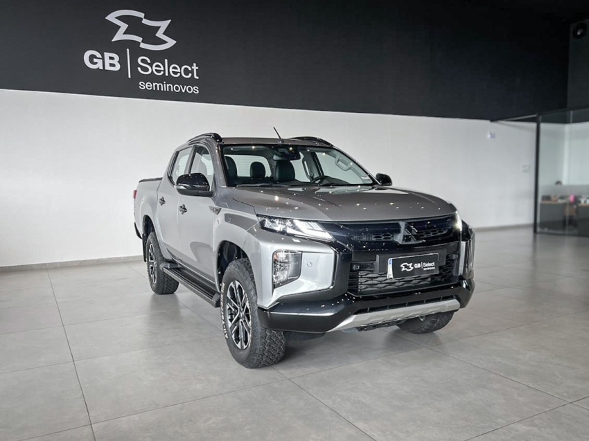 mitsubishi l200 triton 2.4 16v turbo diesel sport hpe-s cd 4p 4x4 automatico 2.0 2024