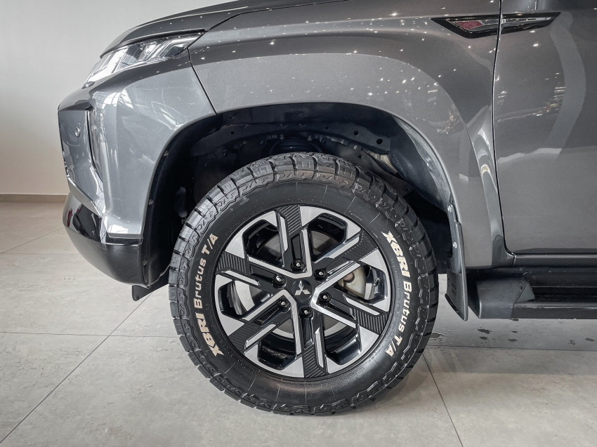 mitsubishi l200 triton 2.4 16v turbo diesel sport hpe-s cd 4p 4x4 automatico 20245