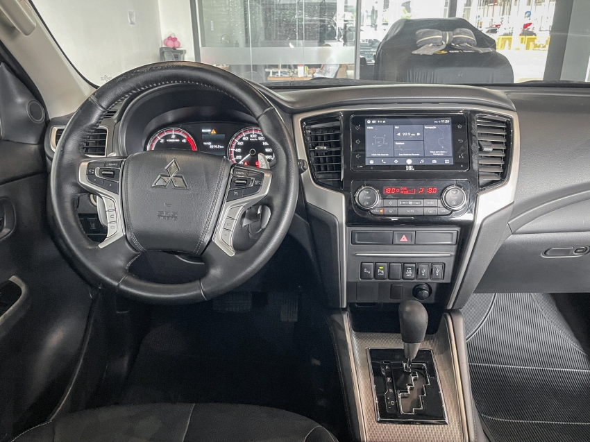 mitsubishi l200 triton 2.4 16v turbo diesel sport hpe-s cd 4p 4x4 automatico 20242