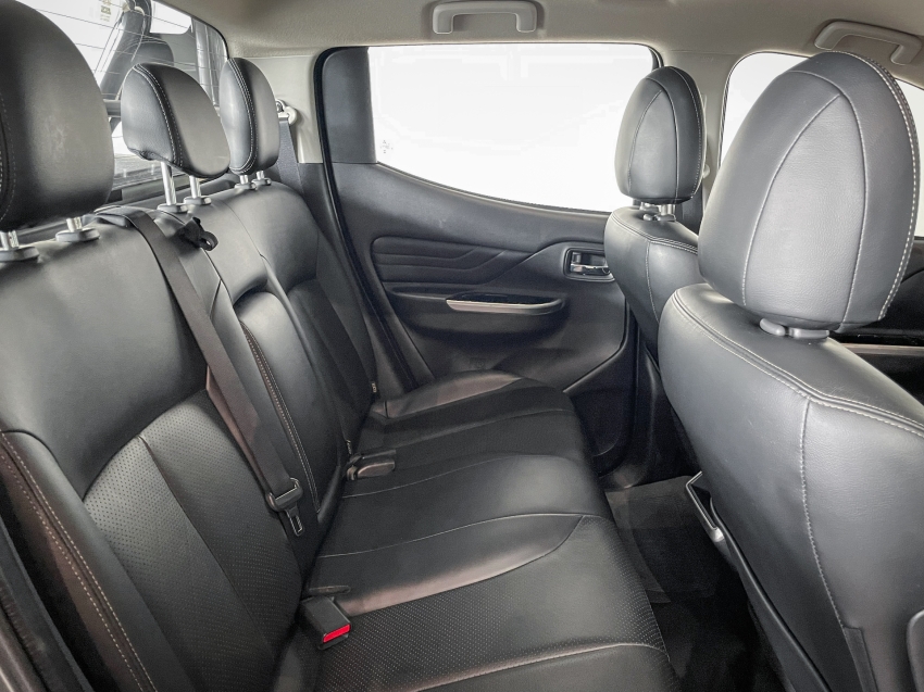 mitsubishi l200 triton 2.4 16v turbo diesel sport hpe-s cd 4p 4x4 automatico 20244