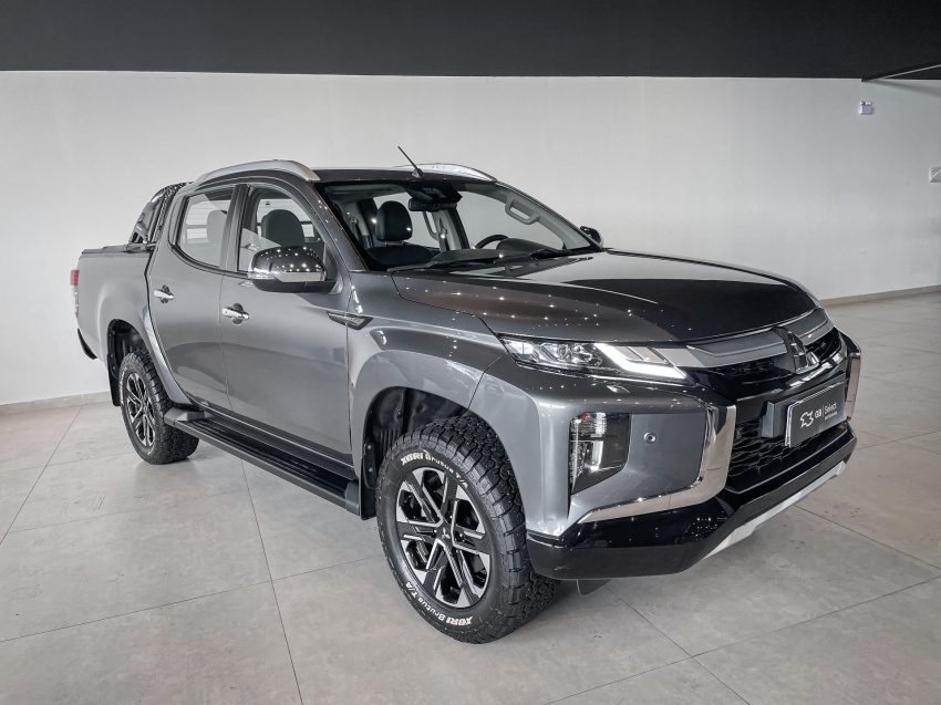 mitsubishi l200 triton 2.4 16v turbo diesel sport hpe-s cd 4p 4x4 automatico 2024