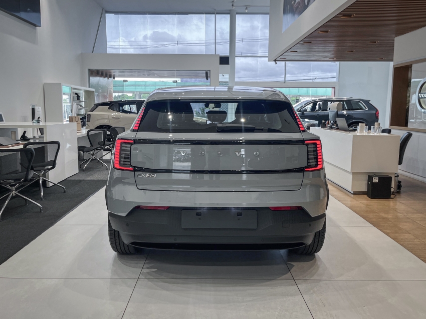 volvo ex30 51 kw eletrico core 1.0 5p automatico 202513