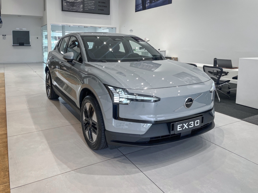 volvo ex30 51 kw eletrico core 1.0 5p automatico 2025