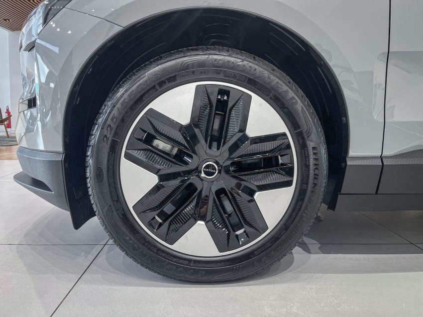 volvo ex30 51 kw eletrico core 1.0 5p automatico 202511