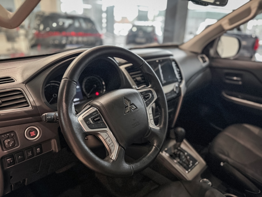 mitsubishi l200 triton 2.4 16v turbo diesel sport hpe-s cd 4p 4x4 automatico 2.0 20259