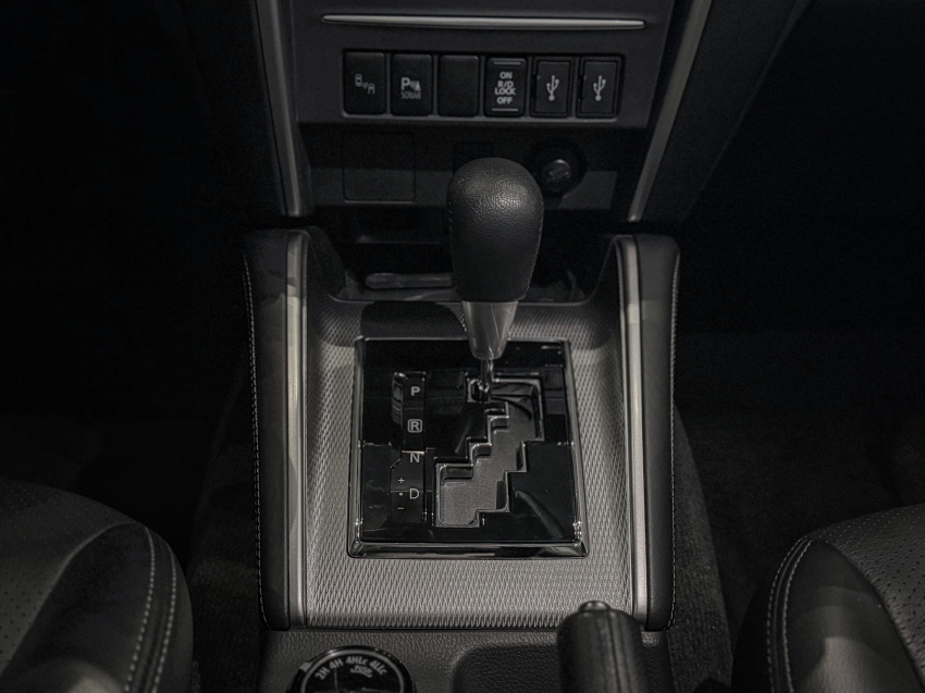 mitsubishi l200 triton 2.4 16v turbo diesel sport hpe-s cd 4p 4x4 automatico 2.0 20258