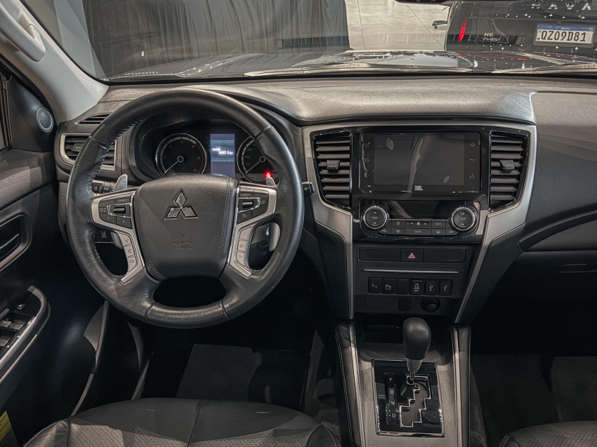 mitsubishi l200 triton 2.4 16v turbo diesel sport hpe-s cd 4p 4x4 automatico 2.0 20255