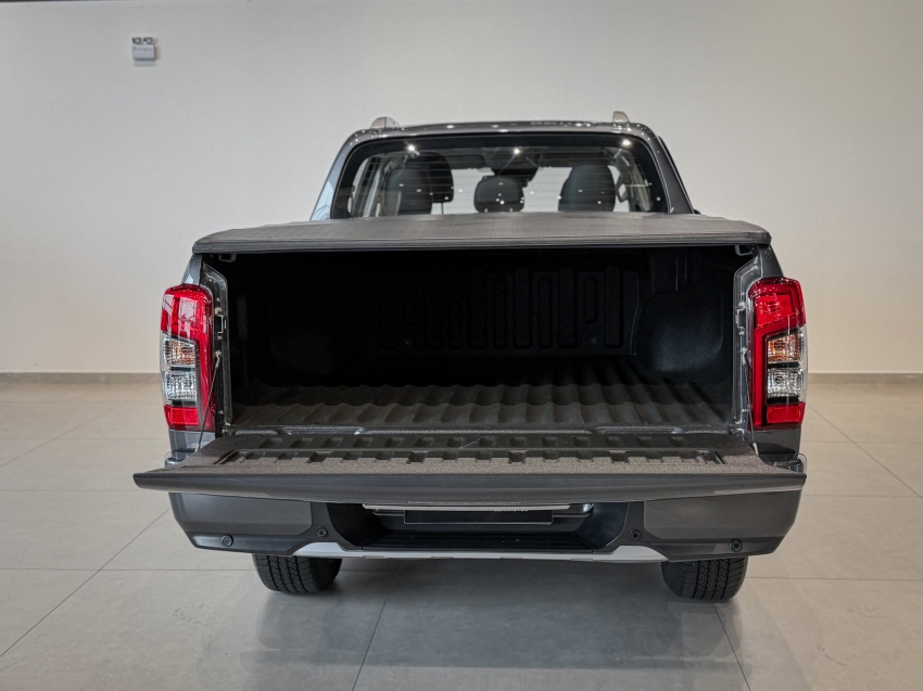 mitsubishi l200 triton 2.4 16v turbo diesel sport hpe-s cd 4p 4x4 automatico 2.0 202515