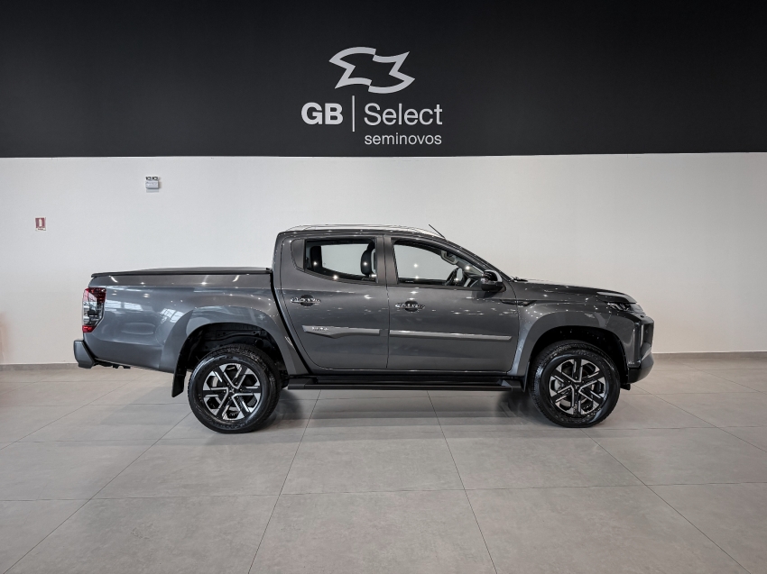 mitsubishi l200 triton 2.4 16v turbo diesel sport hpe-s cd 4p 4x4 automatico 2.0 20253