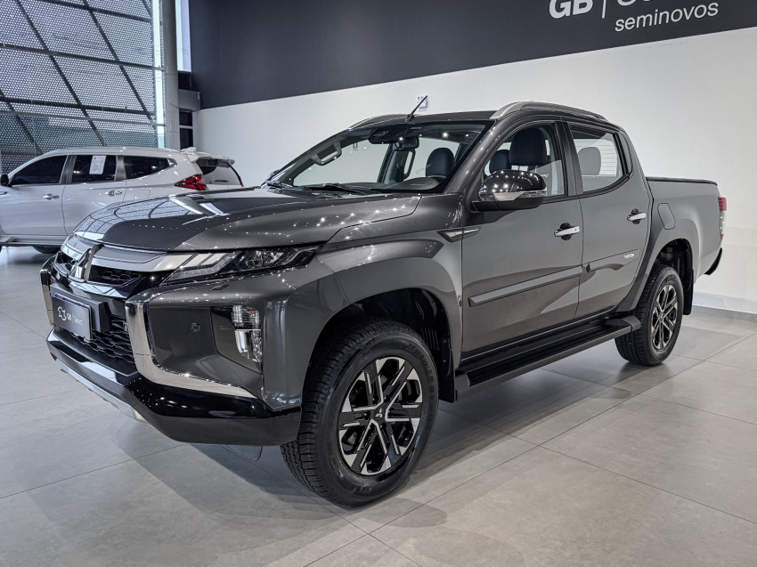 mitsubishi l200 triton 2.4 16v turbo diesel sport hpe-s cd 4p 4x4 automatico 2.0 20252
