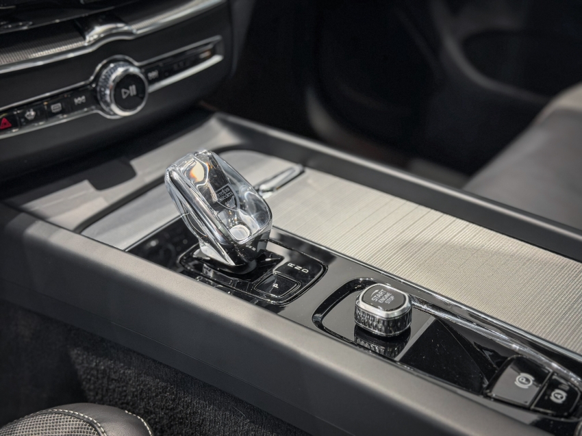 volvo xc60 2.0 t8 recharge polestar engineered awd geartronic 1.9 hibrido 4p automatico 202410