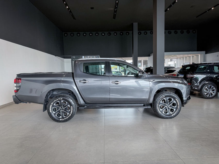 mitsubishi l200 triton 2.4 turbo diesel 4x4 at sport hpe-s 2.0 4p automatico 20249