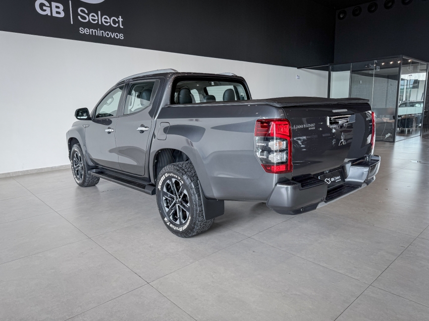 mitsubishi l200 triton 2.4 turbo diesel 4x4 at sport hpe-s 2.0 4p automatico 202411
