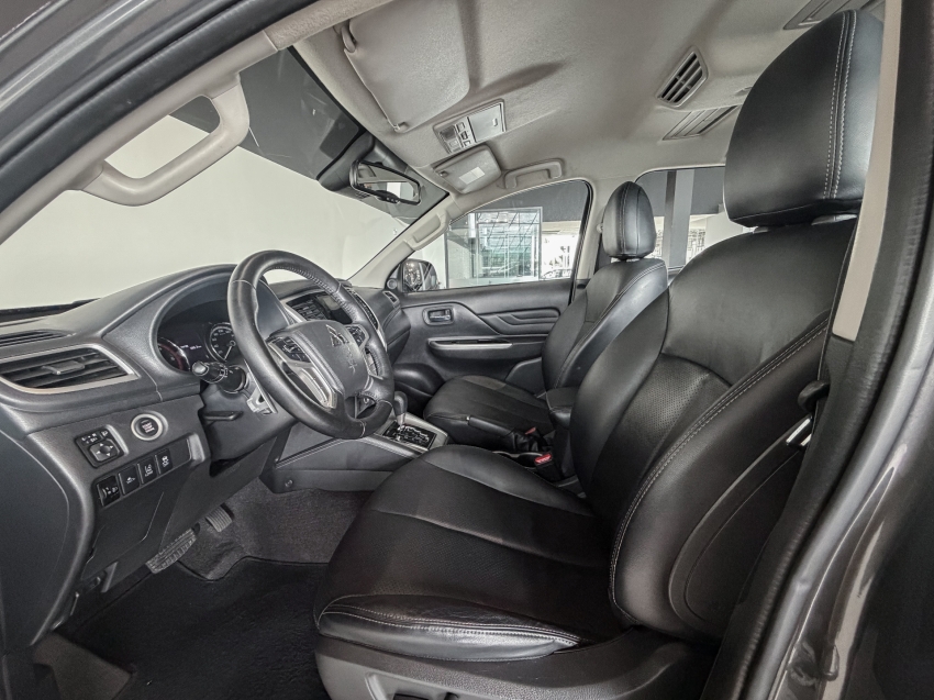 mitsubishi l200 triton 2.4 turbo diesel 4x4 at sport hpe-s 2.0 4p automatico 20246