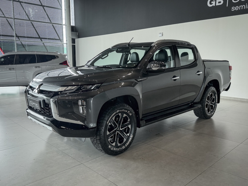 mitsubishi l200 triton 2.4 turbo diesel 4x4 at sport hpe-s 2.0 4p automatico 20241