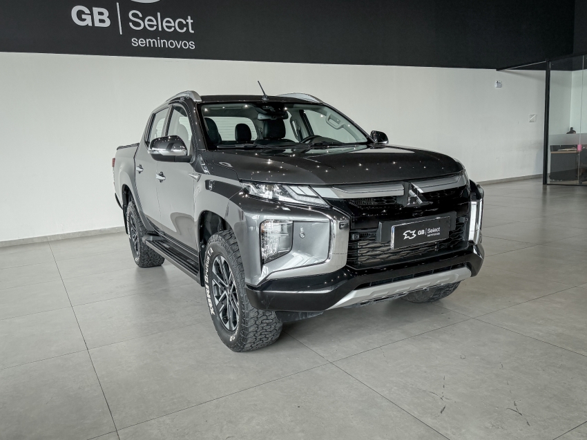 mitsubishi l200 triton 2.4 turbo diesel 4x4 at sport hpe-s 2.0 4p automatico 2024