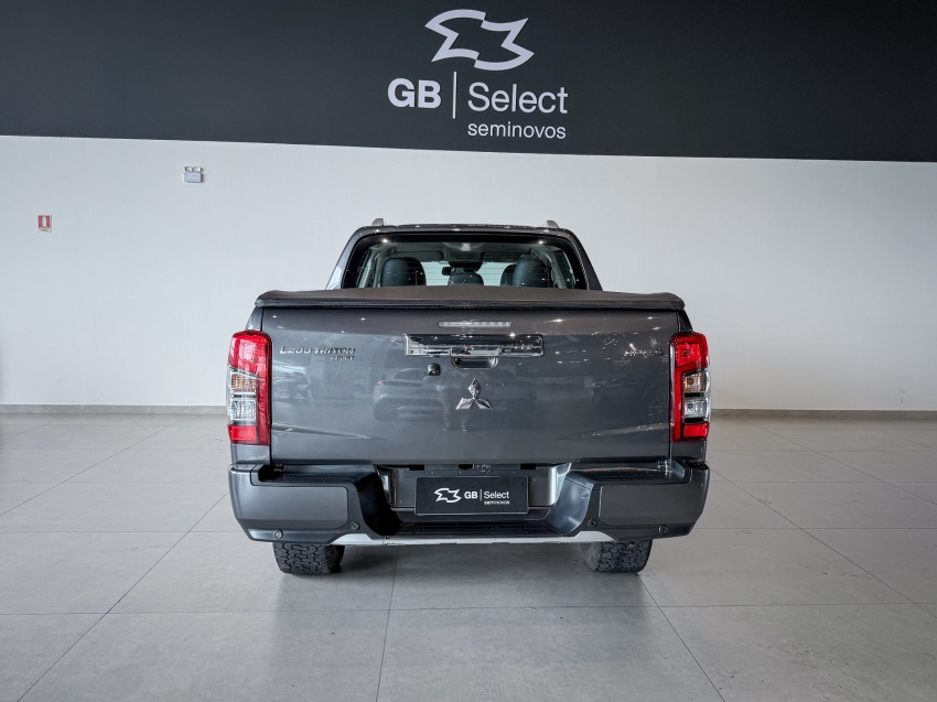 mitsubishi l200 triton 2.4 turbo diesel 4x4 at sport hpe-s 2.0 4p automatico 202412