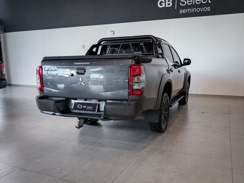 mitsubishi l200 triton 2.4 16v turbo diesel sport gls cd 4p 4x4 automatico 2.0 202514