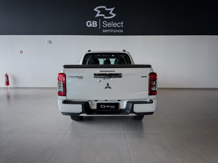 mitsubishi l200 triton 2.4 turbo diesel 4x4 at sport hpe 2.0 4p automatico 202413
