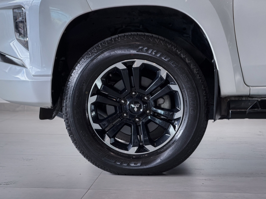 mitsubishi l200 triton 2.4 turbo diesel 4x4 at sport hpe 2.0 4p automatico 202410