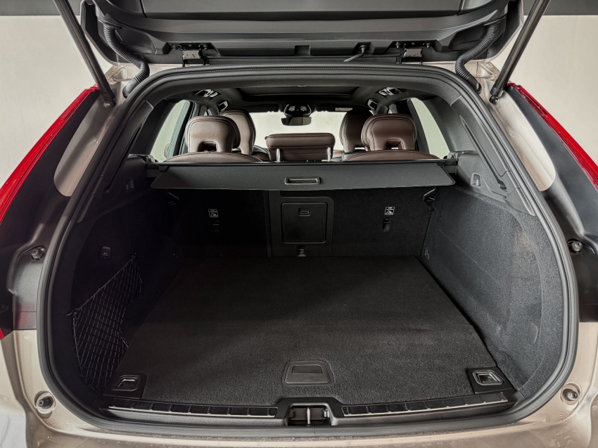 xc60 2.0 t8 recharge ultra awd19