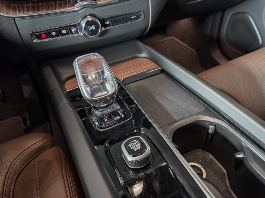 xc60 2.0 t8 recharge ultra awd8