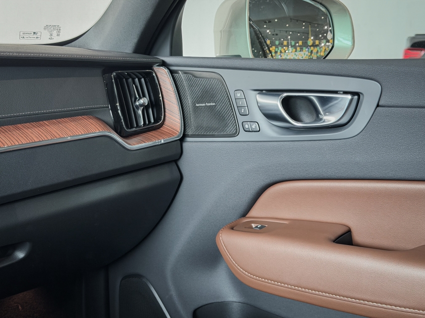 xc60 2.0 t8 recharge ultra awd13