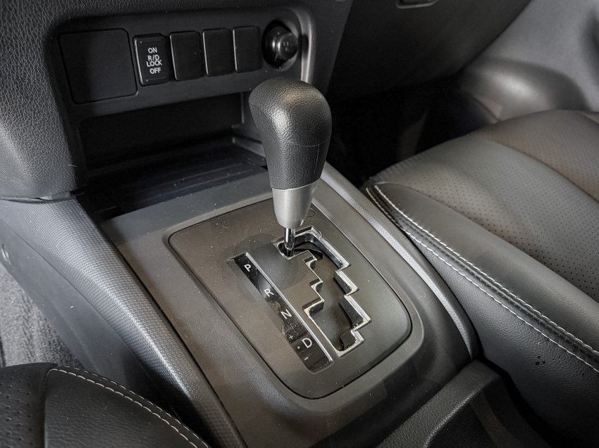 l200 triton sport gls 2.4 d 4x4 at5
