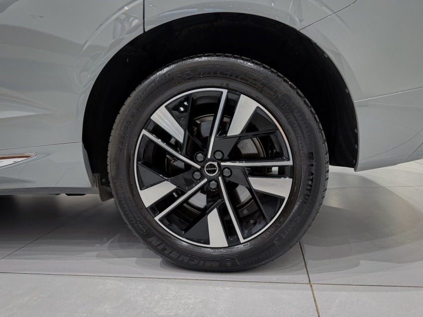 volvo xc60 t8 plus11
